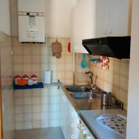 Lägenhet One Bedroom At Marina Di 50 M Away From The Beach With Furnished Terrace And Wifi