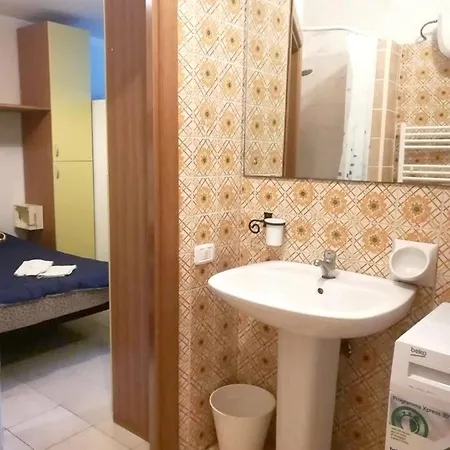 Lägenhet One Bedroom At Marina Di 50 M Away From The Beach With Furnished Terrace And Wifi
